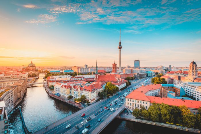 Alemania: Becas Para Pregrado y Posgrado en Cualquier curso de asignaturas ofrecido por la universidad RWTH Aachen University